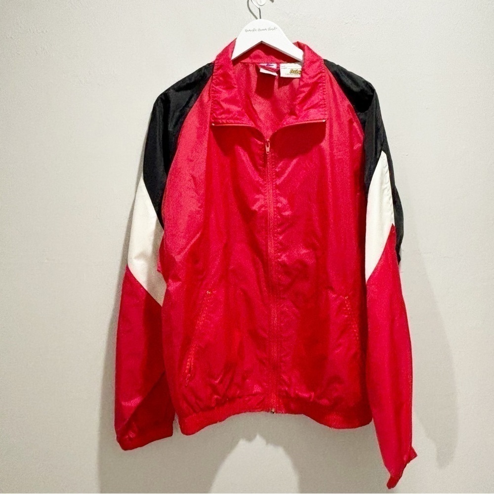 Vintage EASTBOY Women’s Red Black White Stripe Full Zip Windbreaker Pockets Sz L